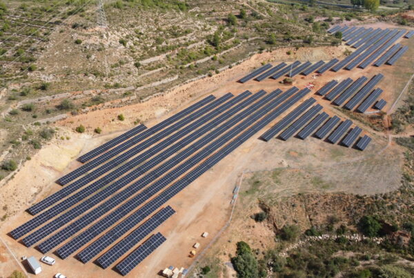 Planta de autoconsumo fotovoltaico en suelo de 2,96 MW para Grupo Baux desarrollada por Helexia España