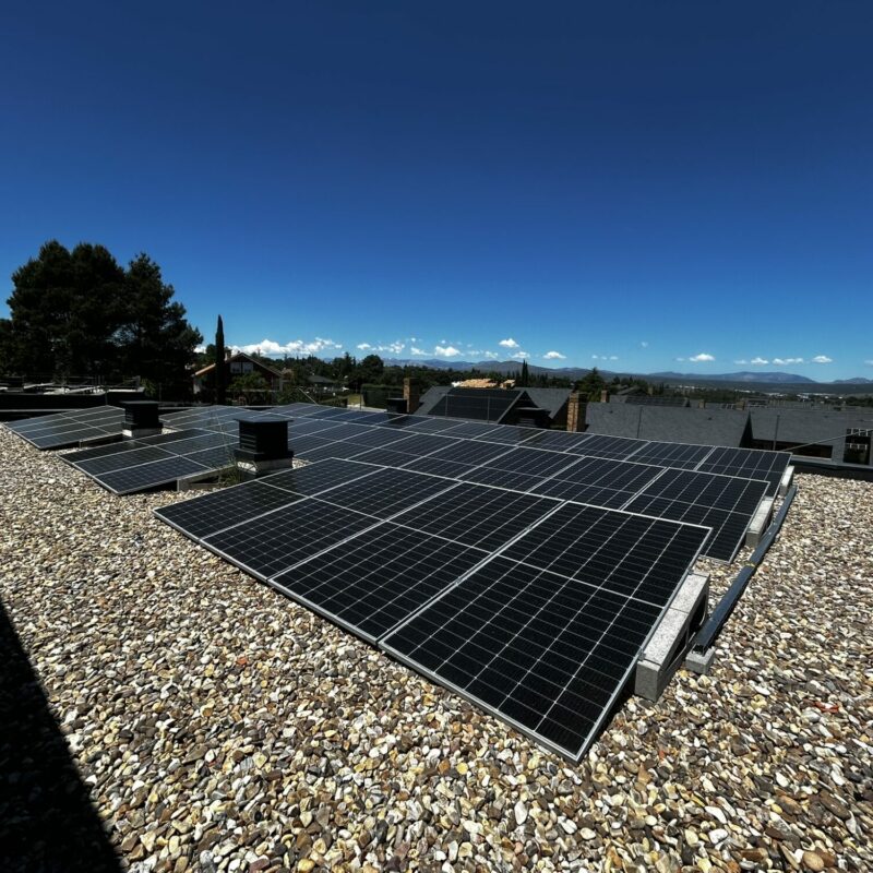 Instalación fotovoltaica de autoconsumo de Helexia sobre cubierta en Amavir Ciudalcampo