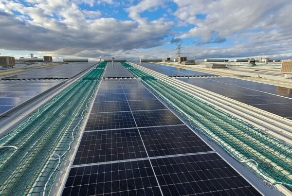 paneles-solares-cubierta-industrial-Autoneum-Alcala-de-Henares-Helexia