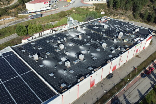 instalacion-fotovoltaica-cubierta-industrial-Autoneum-A-Rua-Helexia
