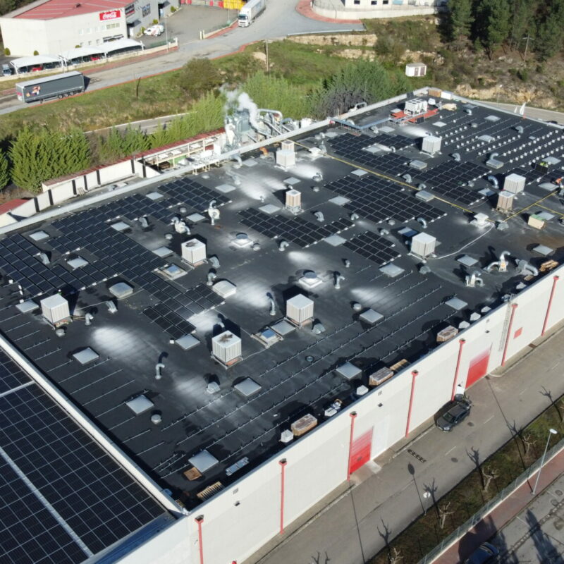 instalacion-fotovoltaica-cubierta-industrial-Autoneum-A-Rua-Helexia