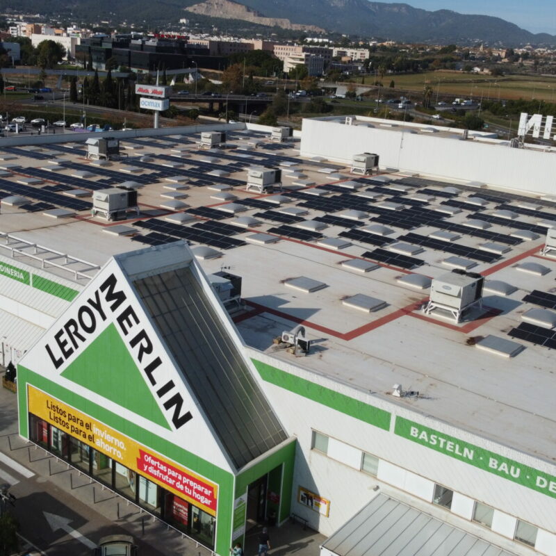 Instalacion-paneles-fotovoltaicos-Helexia-Leroy-Merlin-Palma-de-Mallorca