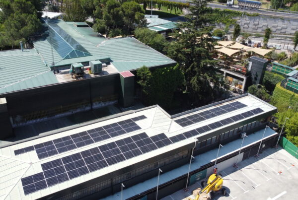 paneles-solares-cubierta-Verdecora-Peñotes-Alcobendas-Helexia