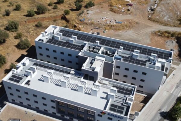 instalacion-planta-solar-cubierta-Amavir-Granada-Helexia