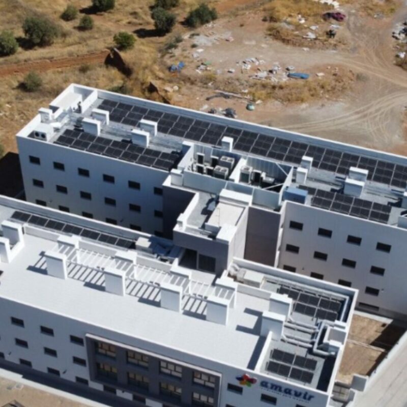 instalacion-planta-solar-cubierta-Amavir-Granada-Helexia