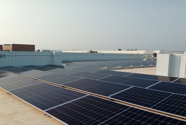 paneles-solares-cubierta-comercial-Verdecora-Zaragoza-Helexia