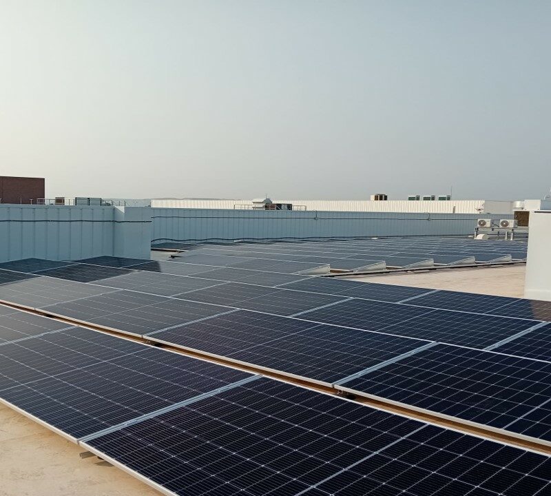 paneles-solares-cubierta-comercial-Verdecora-Zaragoza-Helexia