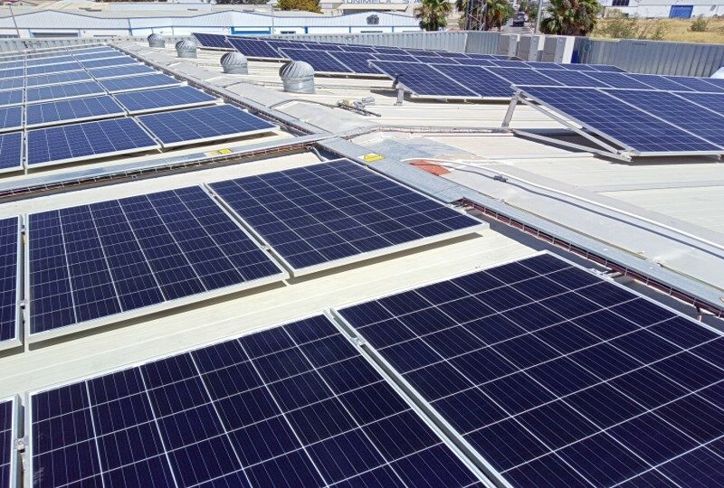 paneles-solares-cubierta-industrial-Gourmet-Cazorla-Linares-Helexia